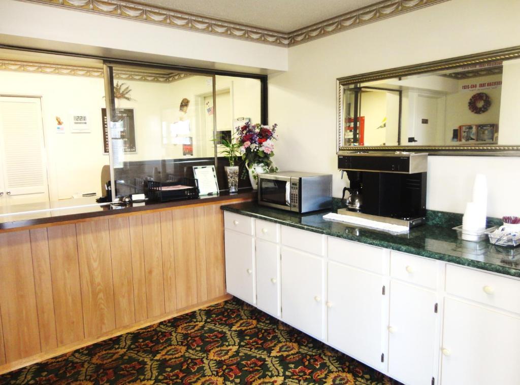 Budget Inn Daleville Esterno foto